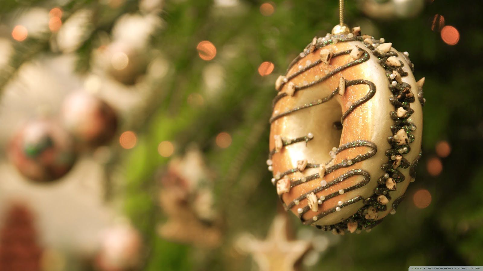 christmas donut ornament wallpaper 2560x1440