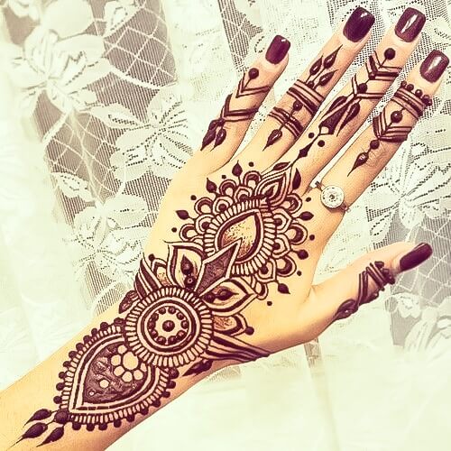 80+ Beautiful, Simple Mehndi Designs for festive look | Page 3 of 3 ...
